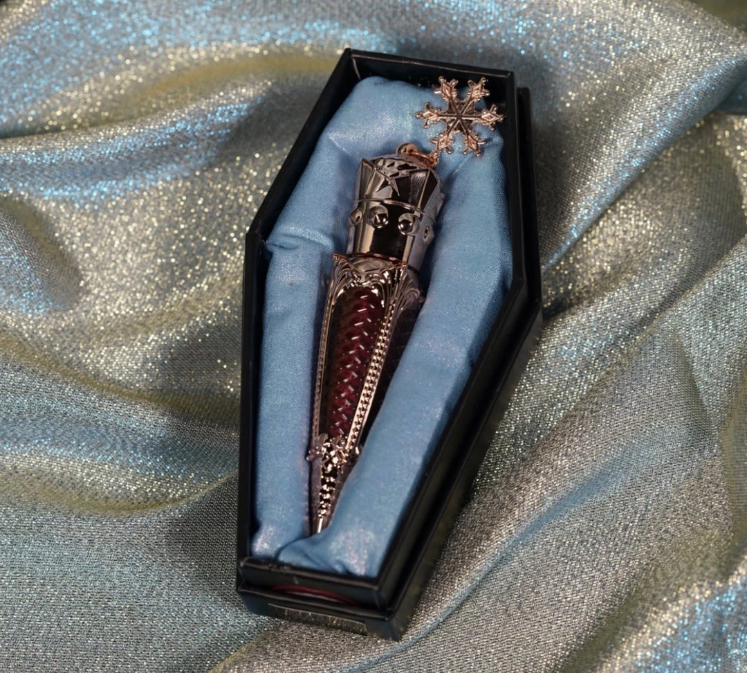 Bloody Blush Krampus - Venom Plumping Gloss Gift Ideas 6 Bloody Blush Krampus - Venom Plumping Gloss Gift Ideas